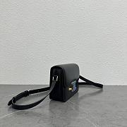 Celine Teen Triomphe Bag In Shiny Calfskin With Enamel Closure Black/Ultra Blue - 18.5x13.5x7cm - 3