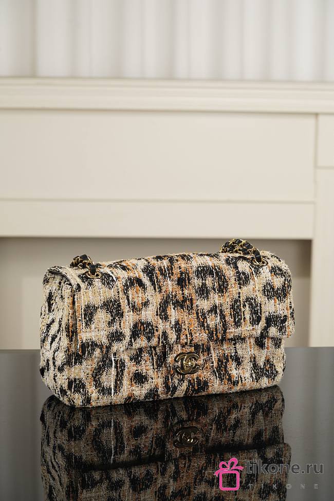 Chanel Maxi Flap Bag Tweed, Mixed Fibers & Gold-Tone Metal Brown, Black & White AS6234 - 38.5x26x11cm - 1
