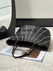 The Row Small Alba Bag Black/Cream - 27x11x20cm  - 4
