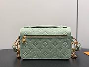LV Pochette Métis East West Monogram Empreinte Minty M2A339 - 21.5x13.5x6cm - 4