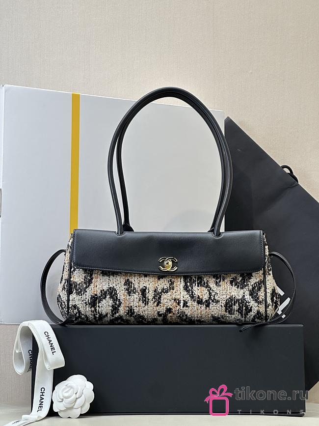 Chanel Small Shopping Bag Tweed, Mixed Fibers, Calfskin & Gold-Tone Metal  Brown, Black & White AS6288 - 32x15x11.5cm - 1