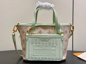 LV Neverfull Inside Out BB Monogram Dune/Minty M2A465 - 26.5x16.5x11cm