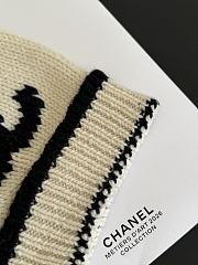 Chanel Cloche Beanie in White Cashmere - 4