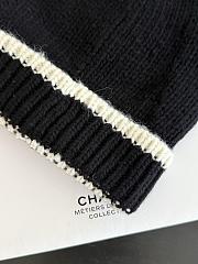 Chanel Cloche Beanie in Black Cashmere - 5