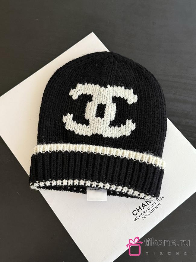 Chanel Cloche Beanie in Black Cashmere - 1