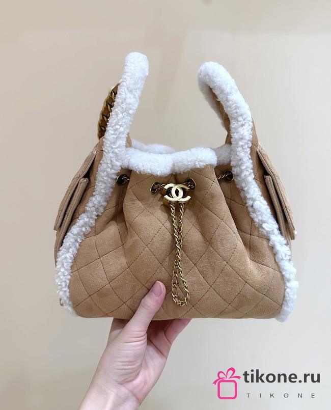 Chanel 25 Small Handbag Shearling Sheepskin & Gold-Tone Metal Beige AS5293 - 30x26x14cm - 1