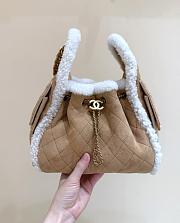 Chanel 25 Small Handbag Shearling Sheepskin & Gold-Tone Metal Beige AS5293 - 30x26x14cm - 1