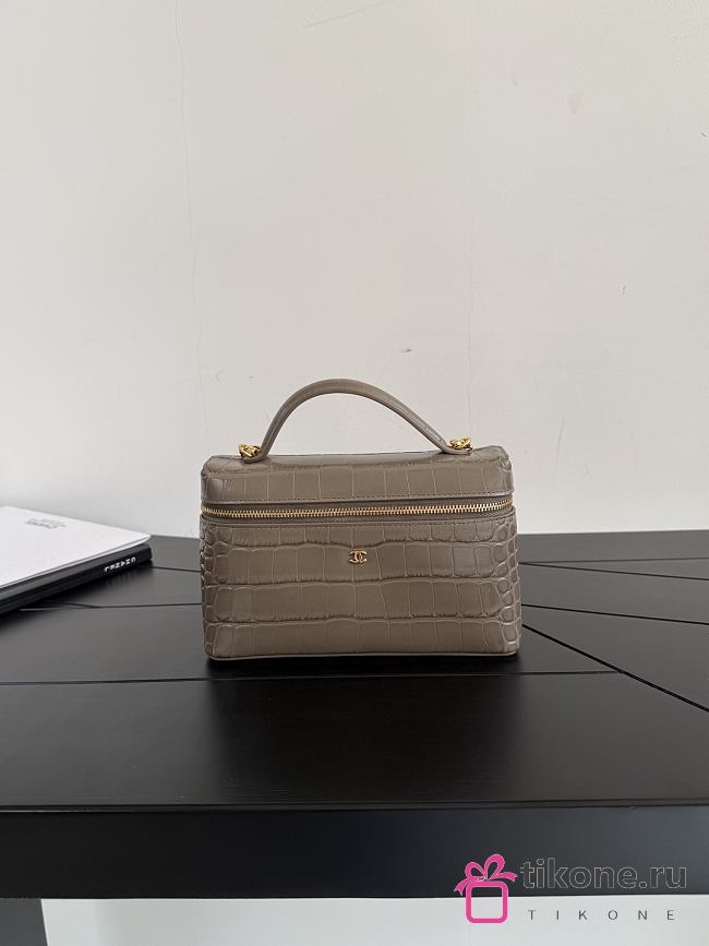 Chanel Vanity With Chain Crocodile Embossed Calfskin & Gold-Tone Metal Gray - 19.5x17x5cm - 1