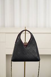 Chanel Small Shopping Bag Calfskin & Gold-Tone Metal Black AS6392 - 23x23x7cm - 1