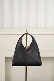 Chanel Small Shopping Bag Calfskin & Gold-Tone Metal Black AS6392 - 23x23x7cm - 6