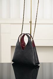 Chanel Small Shopping Bag Calfskin & Gold-Tone Metal Black AS6392 - 23x23x7cm - 3