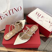VLTN Rockstud Patent-Leather Mule White/Poudre - 4