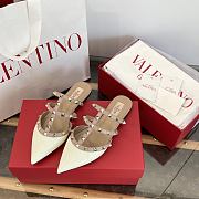 VLTN Rockstud Patent-Leather Mule White/Poudre - 2
