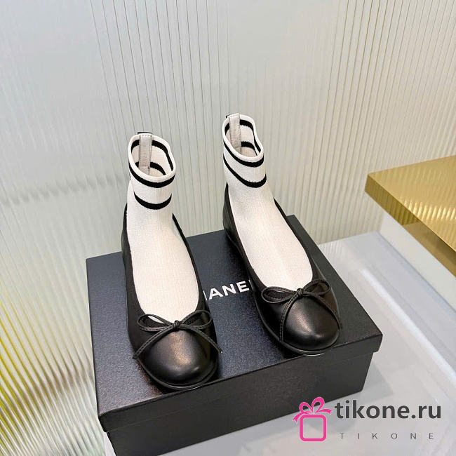 Chanel Trainers Lambskin & Knit Black & White G47572 - 1