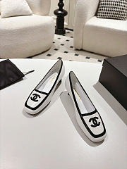 Chanel Pumps Lambskin & Patent Calfskin White & Black G47520 - 3