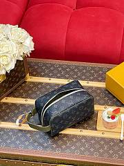 LV Locker Dopp Kit Monogram Eclipse Canvas  Khaki Green M28840 - 23x13x12cm - 6