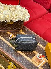 LV Locker Dopp Kit Monogram Eclipse Canvas  Khaki Green M28840 - 23x13x12cm - 2