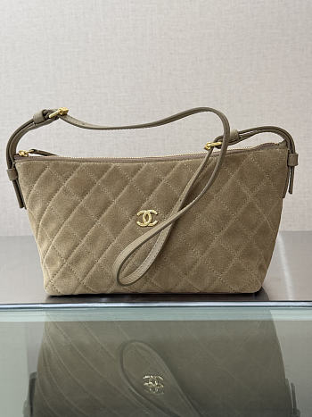Chanel Clutch with Leather Strap Suede & Gold-Tone Metal Beige - 26x14x8.5cm