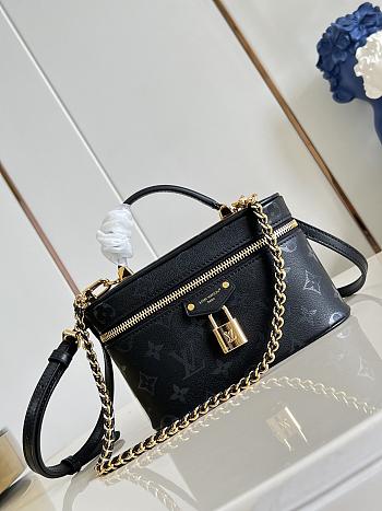 LV Vanity Chain Pouch Monogram Ink Boldly Black M3A372 - 19x11.5x6.5cm