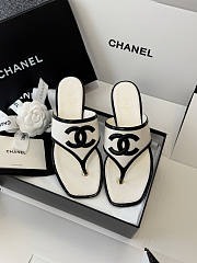 Chanel Thongs Lambskin & Patent Calfskin White & Black G47522 - 6