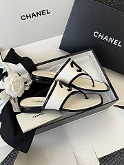 Chanel Thongs Lambskin & Patent Calfskin White & Black G47522 - 4