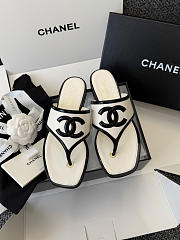 Chanel Thongs Lambskin & Patent Calfskin White & Black G47522 - 3