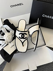 Chanel Thongs Lambskin & Patent Calfskin White & Black G47522 - 2