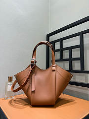 Loewe Hammock Flip Bag In Classic Calfskin Squirrel - 22.5x21x15cm - 3