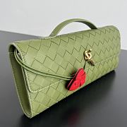 Bottega Veneta Andiamo Clutch in Matcha/Lipstick - 31x13x3cm - 3