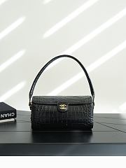Chanel Clutch With Chain Crocodile Embossed Calfskin & Gold-Tone Metal Black AP5294 - 18.5x11.5x11cm - 2