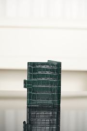 Chanel Passport Holder Crocodile Embossed Calfskin & Gold-Tone Metal Green AP5193 - 14.2x10.5x1.5cm - 5