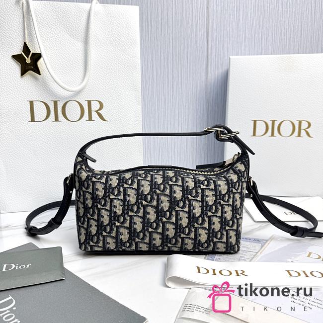 Nomad Pouch Blue Dior Oblique Jacquard - 22x13x9.5cm - 1