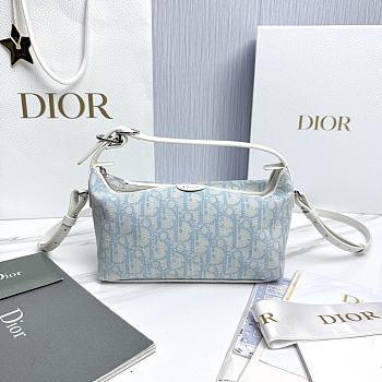 Nomad Pouch Céleste Blue and Beige Dior Oblique Washed Jacquard - 22x13x9.5cm