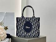 Small Dior Book Tote with Strap Blue Dior Oblique Jacquard and Embroidered Dior Médaillon - 26.5x22x14cm - 1