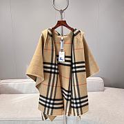 Burberry Cashmere Hooded Cape in Oxblood Sand Beige - 176x120cm - 2