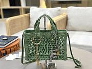 Chloe Small Summer Banana East-West Tote Bag With Strap in Raffia Green - 27x18x9cm - 1