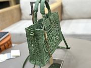 Chloe Small Summer Banana East-West Tote Bag With Strap in Raffia Green - 27x18x9cm - 4