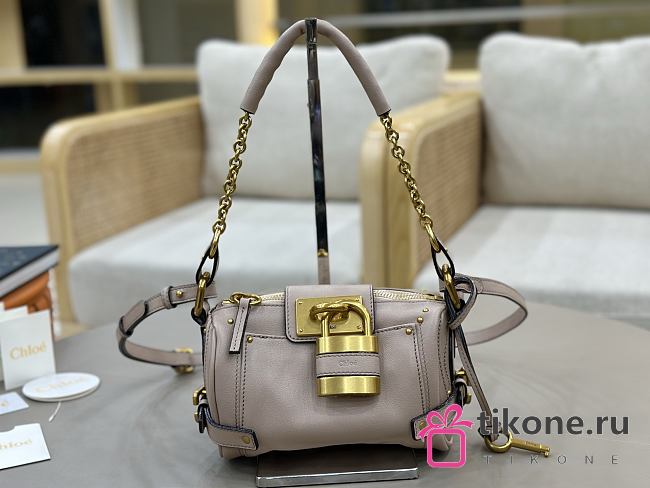 Chloe Small Paddington Crossbody Bag in Grained Leather Pink - 22x15x10cm - 1