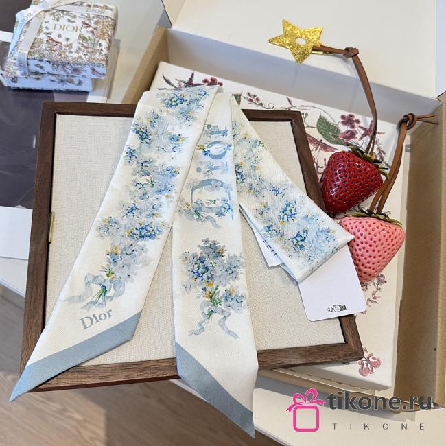 Dior Lilac Bouquet Mitzah Scarf White and Blue Silk Twill - 105x6cm - 1