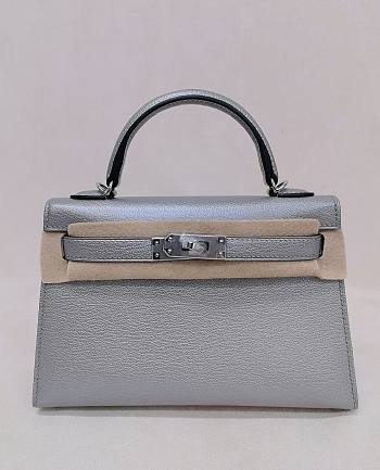 Hermes Kelly 19 Metallic Chèvre Chamkila Leather Palladium Hardware Silver - 20x13x6cm