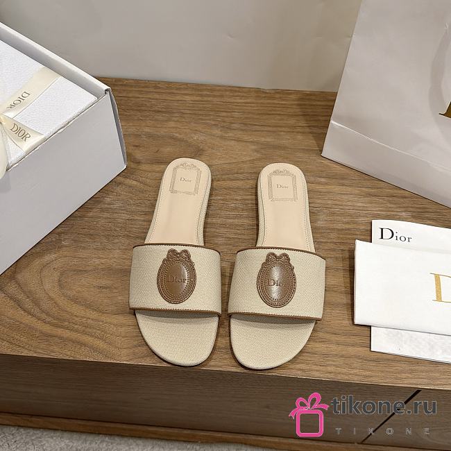 Dioriviera Dior Médaillon Slide Natural Embroidered Cotton and Cognac Brown Calfskin - 1