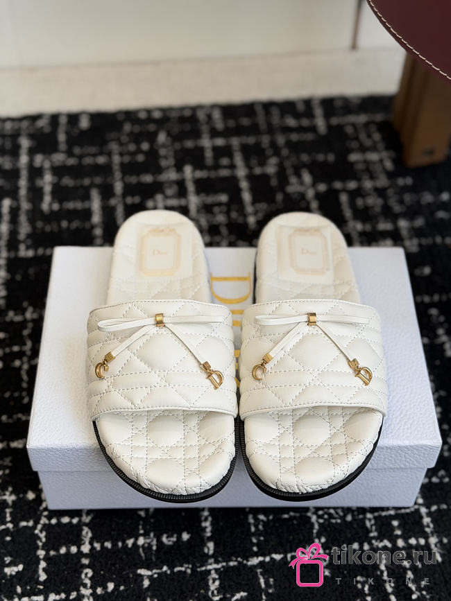 Dior Cannage Slide White Quilted Cannage Lambskin KCO603CQL - 1
