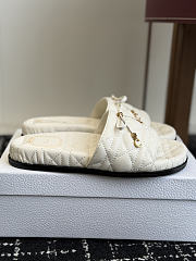 Dior Cannage Slide White Quilted Cannage Lambskin KCO603CQL - 6