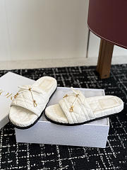 Dior Cannage Slide White Quilted Cannage Lambskin KCO603CQL - 3