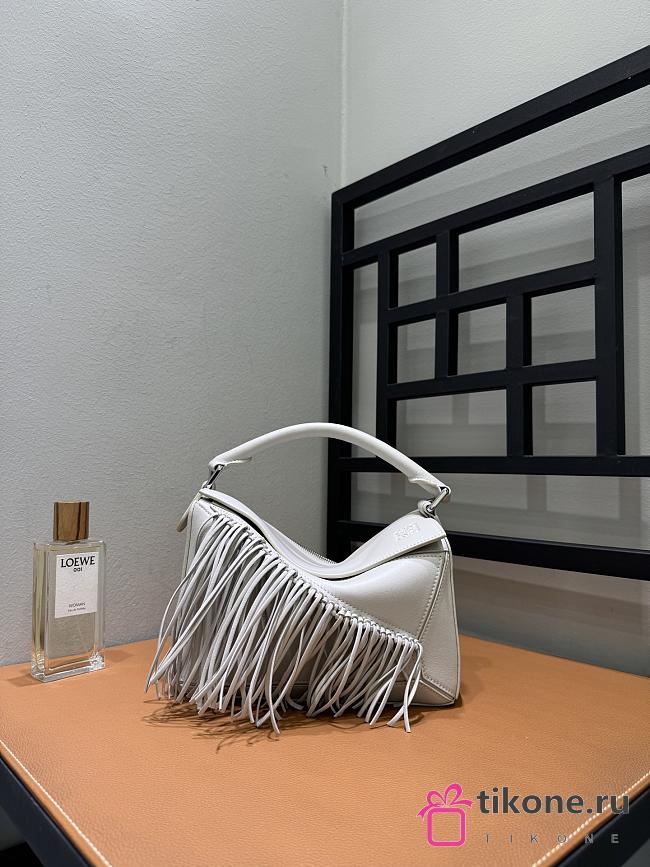 Loewe Fringe Small Puzzle Bag in Classic Calfskin Soft White/Light Ghost - 24x16.5x10.5cm - 1