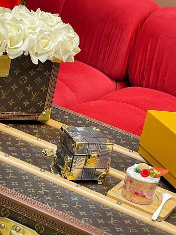LV Tile Trunk Silver M29750 - 9x9x9cm