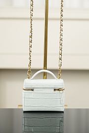 Chanel Vanity With Chain Crocodile Embossed Calfskin & Gold-Tone Metal Mint Green - 11x8.5x4cm - 2