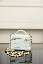 Chanel Vanity With Chain Crocodile Embossed Calfskin & Gold-Tone Metal Mint Green - 11x8.5x4cm - 3