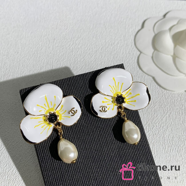 Chanel Pendant Earrings Metal, Resin & Glass Pearls Gold, White, Black & Pearly White ABH990 - 1