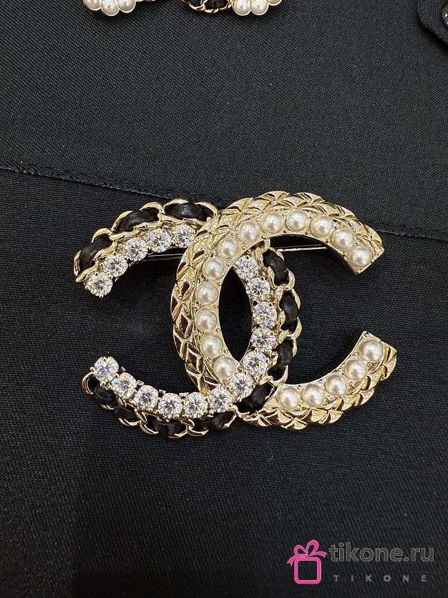 Chanel Pearl Lambskin Chain CC Brooch Gold Black - 1